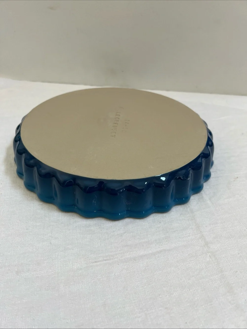 Le Creuset Tart Pie Baking Dish BLUE CREAM Interior Fluted Edge Stoneware 10
